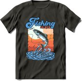 Fishing - Vissen T-Shirt | Grappig Verjaardag Vis Hobby Cadeau Shirt | Dames - Heren - Unisex | Tshirt Hengelsport Kleding Kado - Donker Grijs - XXL