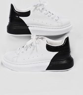 Sporty sneakers | Schoenen dames | Basic | Trendy | Sportief | Gekleurde hak | Kleur Zwart | Maat 39