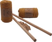 Macramé Pakket- Diy Set- Starters Kit-2x garen Mosterdgeel-2 houten stokken-24 houten kralen