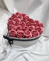 AG Luxurygifts flowerbox - rozen box - rozen - velvet box  - luxe - cadeau - Valentijnsdag - liefde - Moederdag -  soap roses -
