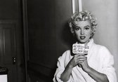 Dibond - Filmsterren - Retro / Vintage - Marilyn Monroe in wit / grijs / zwart - 100 x 150 cm