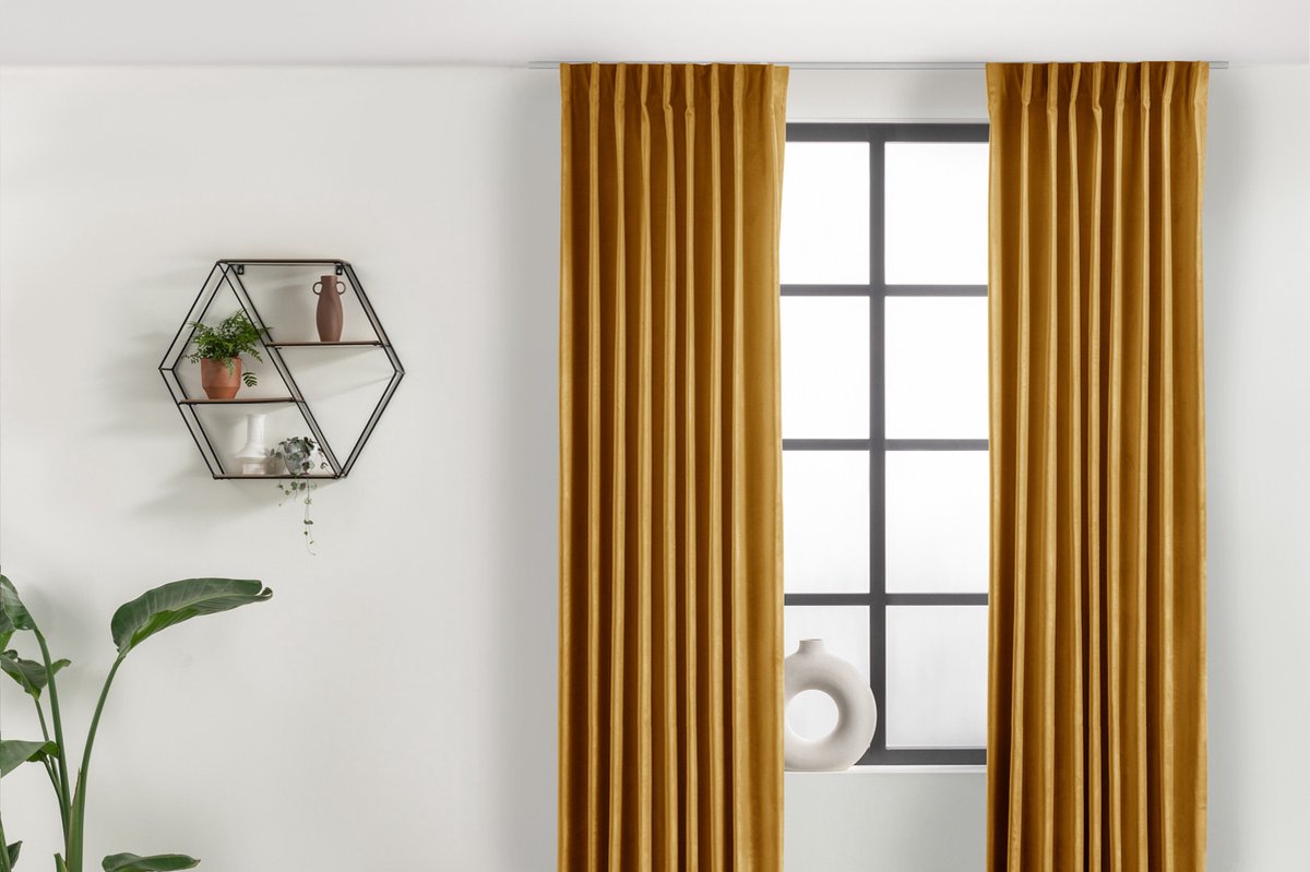 Gordijnen, lengte 243 cm, fluwelen verduisterende raamgordijnen voor woonkamer, thermisch geïsoleerd en lichtwerend, decoratief, met ringen, voor slaapkamer, goud, set van 2 panelen