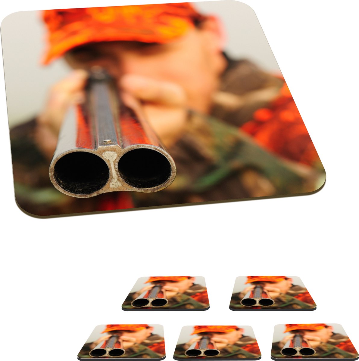 Onderzetters voor glazen - Een close-up van een jager die zijn geweer op de camera richt - 10x10 cm - Glasonderzetters - 6 stuks