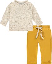 Noppies - Kledingset - 2delig - Broek okergeel - Shirt Offwhite figuurtjes - Maat 86