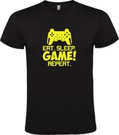 Zwart t-shirt met tekst 'EAT SLEEP GAME REPEAT' print Geel size XS