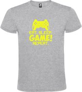 Grijs t-shirt met tekst 'EAT SLEEP GAME REPEAT' print Geel  size S