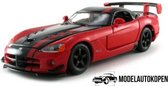 Dodge Viper SRT 10 ACR (Rood/Zwart) (17 cm) 1/24 Bburago + Hot Wheels Miniatuurauto + 3 Unieke Auto Stickers! - Model auto - Schaalmodel - Modelauto - Miniatuur autos - Speelgoed voor kindere