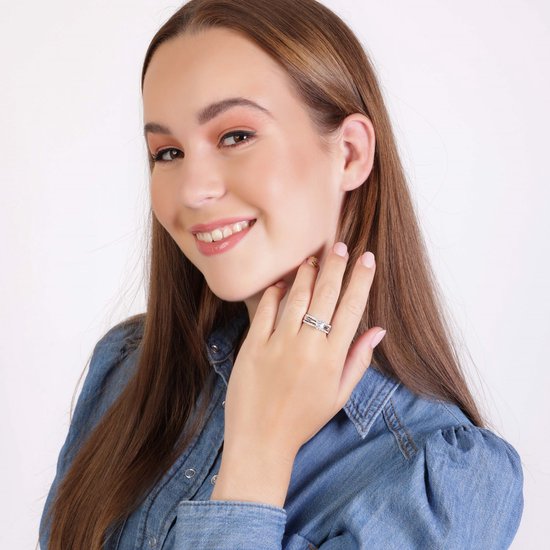 Bague en argent avec zircone