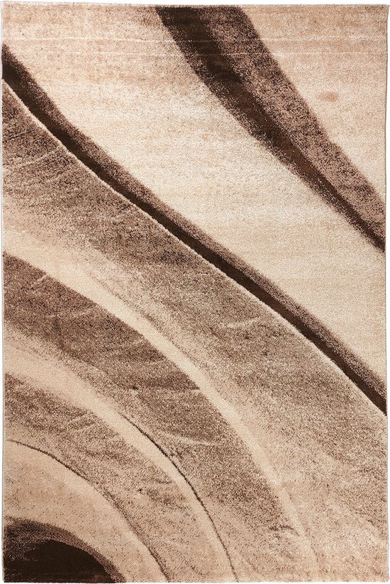 Een rechthoekig vloerkleed in bruine en beige tinten met golvende, abstracte lijnen die de breedte van het kleed volgen.