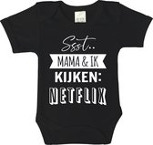 Romper - Ssst.. mama & ik kijken Netflix - maat: 56 - korte mouw - baby - mama - rompertjes baby - rompertjes baby met tekst - rompers - rompertje - rompertjes - stuks 1 - zwart