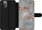 Bookcase Geschikt voor iPhone 11 Pro telefoonhoesje - Roest print - Verf - Metaal - Met vakjes - Wallet case met magneetsluiting