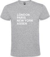 Grijs t-shirt met " London, Paris , New York, Assen " print Wit size S