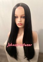 Synthetische hair silky straight middle part wig kleur 1b 60cm