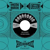 Moon Invaders & The Upsessions - Soundclash Series (7" Vinyl Single)