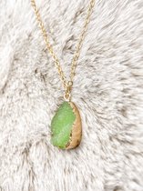 Cute vibes, Kristal jade groen met gouden ketting, rvs sieraad