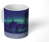 Mok - Noorderlicht schijnt door de bomen in Lapland - 350 ML - Beker - Uitdeelcadeautjes