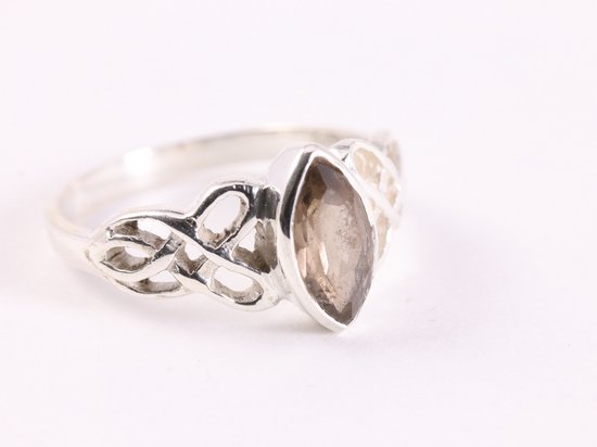 Fijne opengewerkte zilveren ring met rookkwarts - maat 17