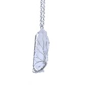 Bixorp Gems - Zilverkleurige Ketting met Prachtig Wit Kristal - Steen Gewikkeld in Zilveren Details - Mooie Ruwe Witte Ketting