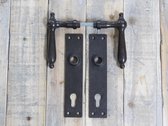 Huisdeur beslag, ijzer, inclusief doorn,bestaande uit 2 handgrepen cotta met 2 lange tekenen Cavo - Voordeur (PC 92)