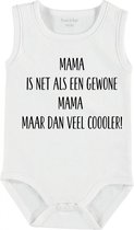 Baby Rompertje met tekst 'Mama is net als een gewone mama, alleen dan veel cooler' | mouwloos l | wit zwart | maat 62/68 | cadeau | Kraamcadeau | Kraamkado