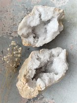 The Gem Inside - Bergkristal - Geode - Twee complete helften - 750gram - Edelsteen
