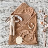Gioia Giftbox essentials medium sand - Jongen - Meisje - Unisex - Babygeschenkset - Kraamcadeau - Baby cadeau - Kraammand - Babyshower cadeau