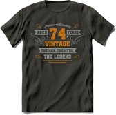 74 Jaar Legend T-Shirt | Goud - Zilver | Grappig Verjaardag Cadeau | Dames - Heren | - Donker Grijs - L