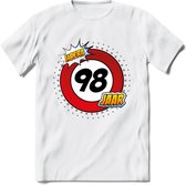 98 Jaar Hoera Verkeersbord T-Shirt | Grappig Verjaardag Cadeau | Dames - Heren | - Wit - S