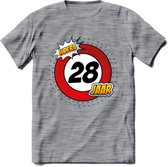 28 Jaar Hoera Verkeersbord T-Shirt | Grappig Verjaardag Cadeau | Dames - Heren | - Donker Grijs - Gemaleerd - M