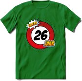 26 Jaar Hoera Verkeersbord T-Shirt | Grappig Verjaardag Cadeau | Dames - Heren | - Donker Groen - XL