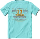 17 Jaar Legend T-Shirt | Goud - Zilver | Grappig Verjaardag Cadeau | Dames - Heren | - Licht Blauw - M