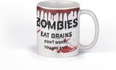 Mok bedrukt | Zombies eat brains | grappige horror mok | halloween | verjaardag | hem of haar | mannen | voor vrouwen | enge films | cadeaumok voor collega vriend