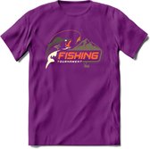 Fishing Club - Vissen T-Shirt | Grappig Verjaardag Vis Hobby Cadeau Shirt | Dames - Heren - Unisex | Tshirt Hengelsport Kleding Kado - Paars - M