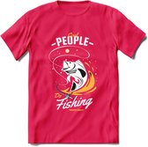 Cool People Do Fishing - Vissen T-Shirt | Geel | Grappig Verjaardag Vis Hobby Cadeau Shirt | Dames - Heren - Unisex | Tshirt Hengelsport Kleding Kado - Roze - S