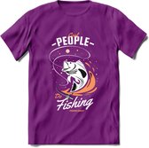 Cool People Do Fishing - Vissen T-Shirt | Oranje | Grappig Verjaardag Vis Hobby Cadeau Shirt | Dames - Heren - Unisex | Tshirt Hengelsport Kleding Kado - Paars - XL