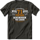 71 Jaar Legend T-Shirt | Goud - Wit | Grappig Verjaardag en Feest Cadeau Shirt | Dames - Heren - Unisex | Tshirt Kleding Kado | - Donker Grijs - XXL