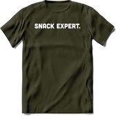 Snack Expert - Snack T-Shirt | Grappig Verjaardag Kleding Cadeau | Eten En Snoep Shirt | Dames - Heren - Unisex Tshirt | - Leger Groen - XXL
