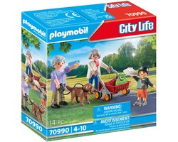 foto van PLAYMOBIL City Life Grootouders met kleinkinderen - 70990