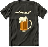 Proost! T-Shirt | Bier Kleding | Feest | Drank | Grappig Verjaardag Cadeau | - Donker Grijs - S
