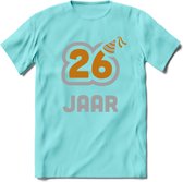 26 Jaar Feest T-Shirt | Goud - Zilver | Grappig Verjaardag Cadeau Shirt | Dames - Heren - Unisex | Tshirt Kleding Kado | - Licht Blauw - L