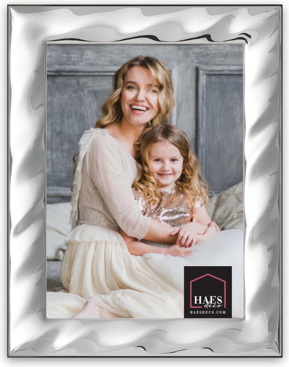 HAES deco Verzilverde Fotolijst Prato voor een foto van 9x13 cm – Fraai Verzilverd met luxe Houten achterzijde en standaard om neer te zetten – VP10813