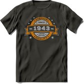 Premium Since 1943 T-Shirt | Zilver - Goud | Grappig Verjaardag en Feest Cadeau Shirt | Dames - Heren - Unisex | Tshirt Kleding Kado | - Donker Grijs - M
