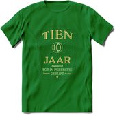 10 Jaar Legendarisch Gerijpt T-Shirt | Mos - Ivoor | Grappig Verjaardag en Feest Cadeau Shirt | Dames - Heren - Unisex | Tshirt Kleding Kado | - Donker Groen - L