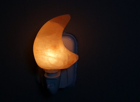 Zoutsteen maanlamp zalm roze voor in de Babykamer & Kinderkamer | zoutkristal nachtlamp | sfeerverlichting | FLOATY STONE