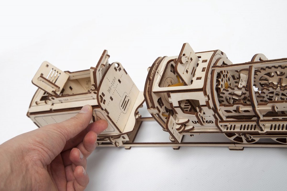 Ugears Modelbouw Hout Locomotief — afbeelding 7