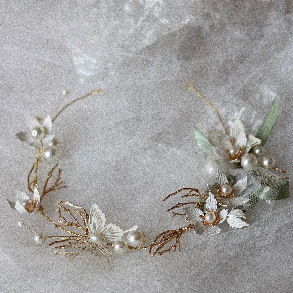 AMELIA goudkleurige bruidsspeld - haaraccessoire bruiloft
