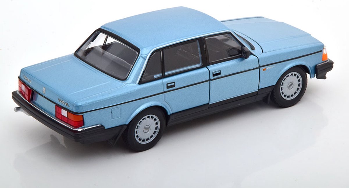 Volvo 240 GL Limousine Brons Metallic 1-24 Welly - Schuiten Autominiaturen