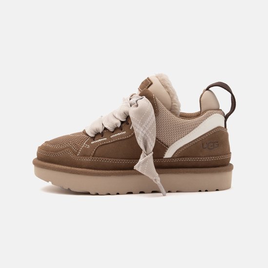 Bruine UGG Lowmel sneaker van suède en mesh met brede, patroonveters en een platformzool.