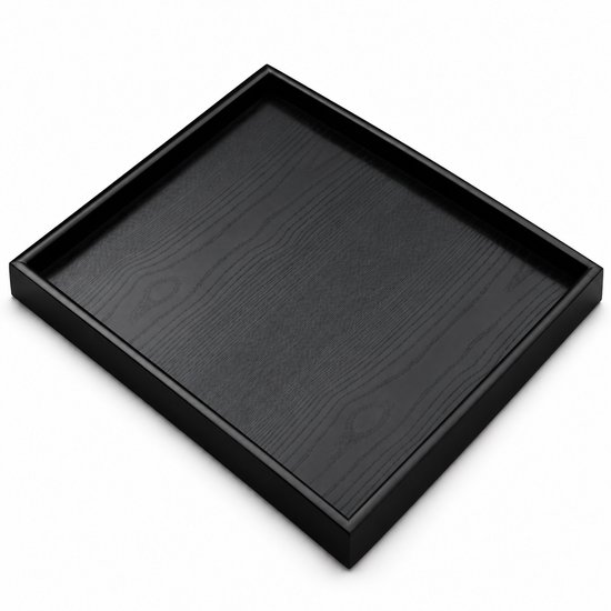 Leeg vierkant MIRO dienblad van zwart hout met zichtbare houtnerf, geïsoleerd op een witte achtergrond.