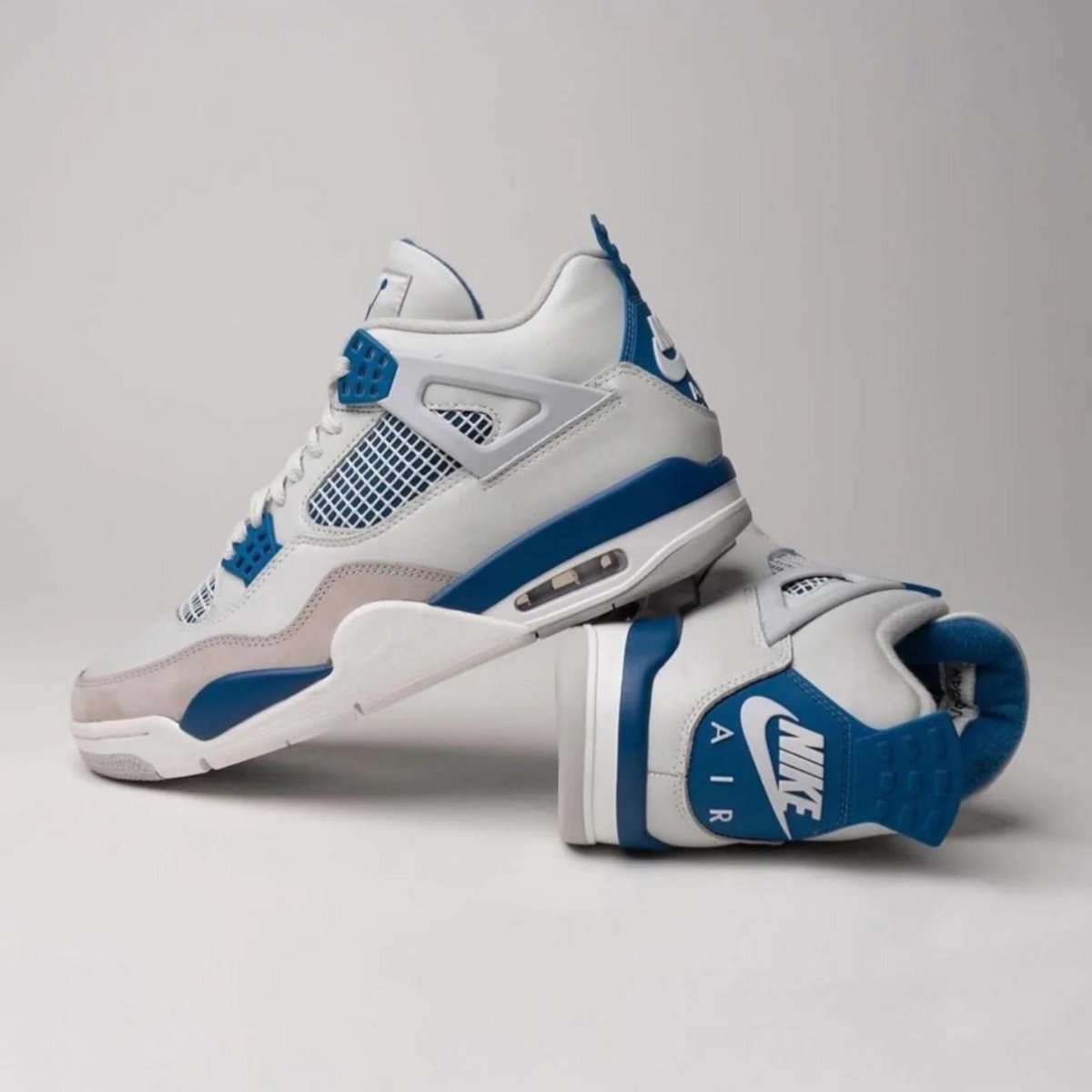 Jordan 4 Retro Military Blue (2024)